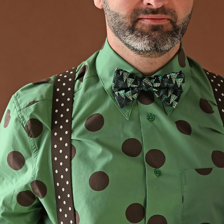 Schwarze Hosenträger mit weißen Polka Dots